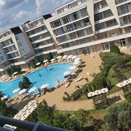 Kamelia Grand Apartments 公寓