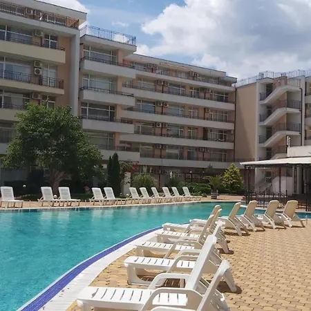 公寓 Kamelia Grand Apartments *