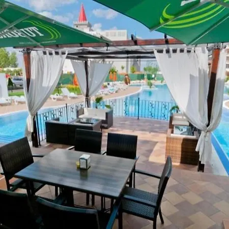 Kamelia Grand Apartments 公寓 阳光海滩
