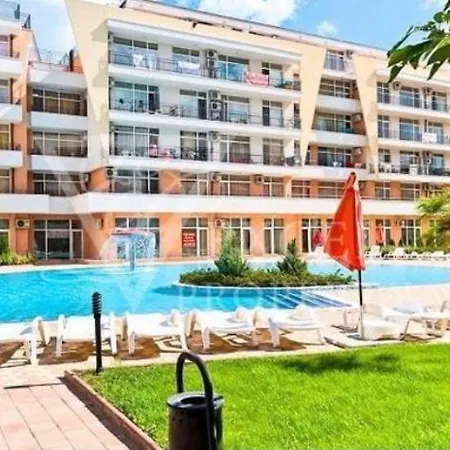 公寓 Kamelia Grand Apartments *