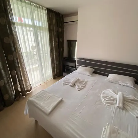 公寓 Kamelia Grand Apartments