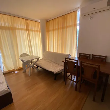 Kamelia Grand Apartments 公寓 *
