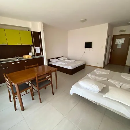 Kamelia Grand Apartments 公寓 *